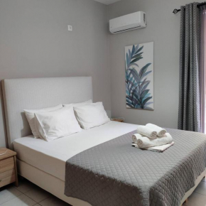 Nini's House 2 - 100m from beach NIDRI TOWN CENTER